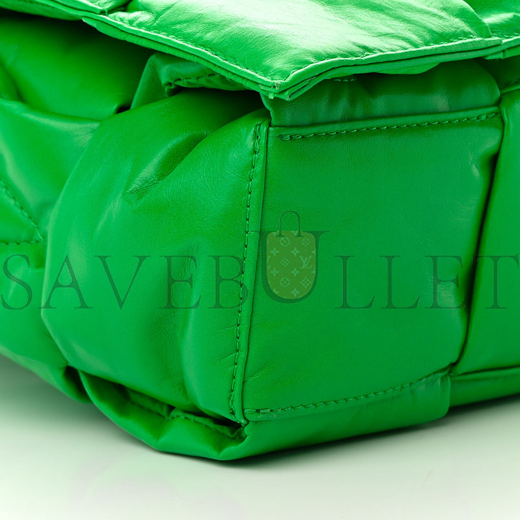 bo*te*ga Ve*ne*ta paper calfskin intrecciato padded medium cassette parakeet (29*16*8cm)