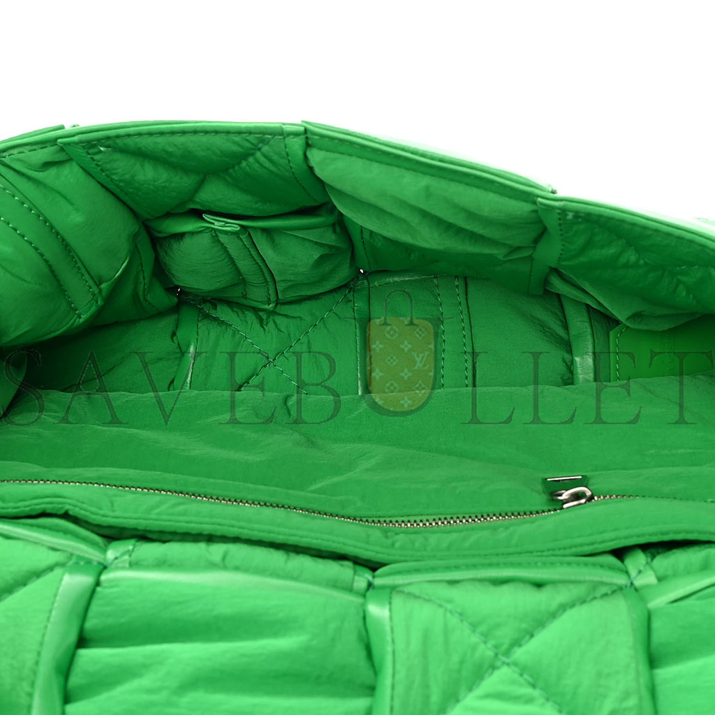 bo*te*ga Ve*ne*ta paper calfskin intrecciato padded medium cassette parakeet (29*16*8cm)