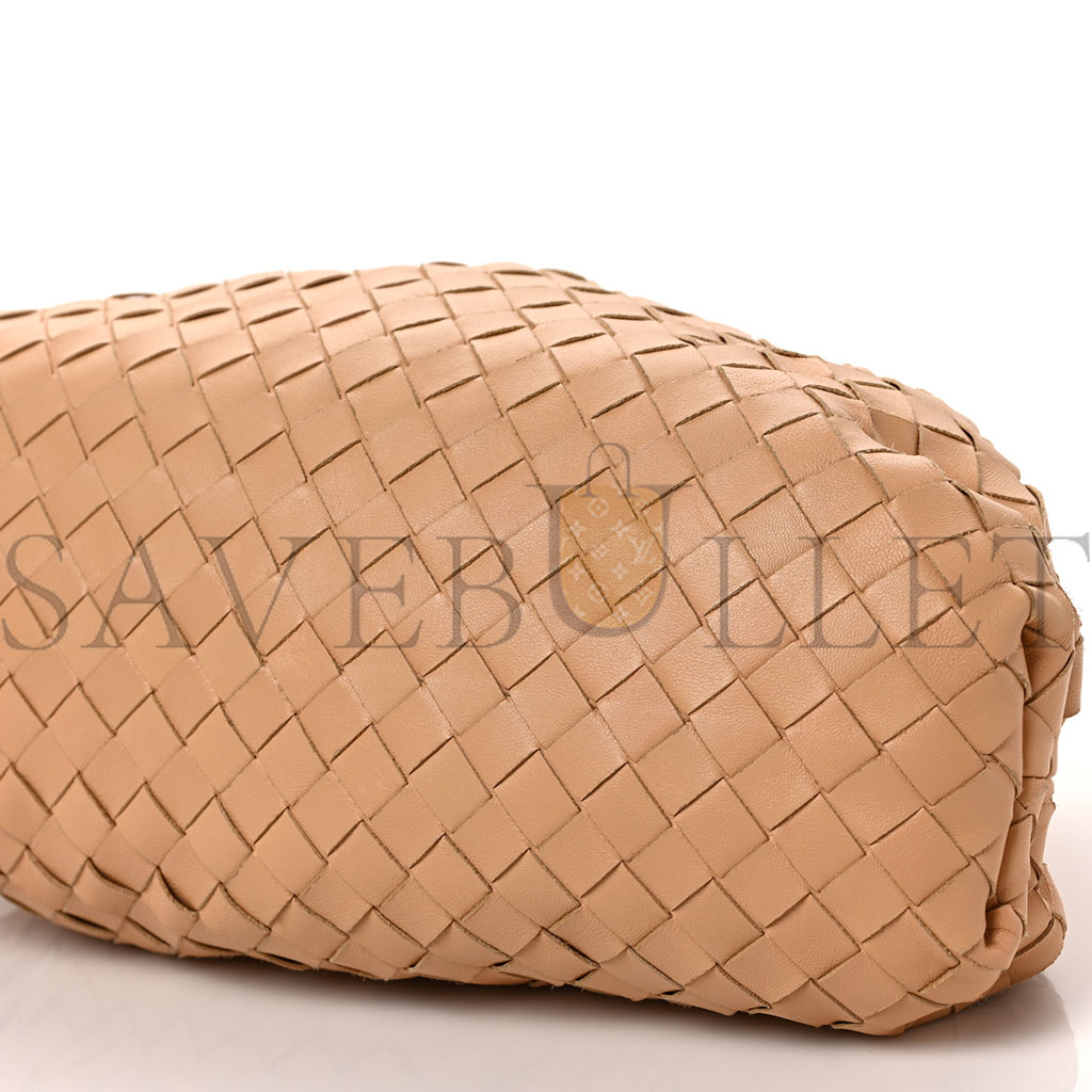 bo*te*ga Ve*ne*ta nappa maxi intrecciato the pouch oversized clutch almond (38*22*8cm)