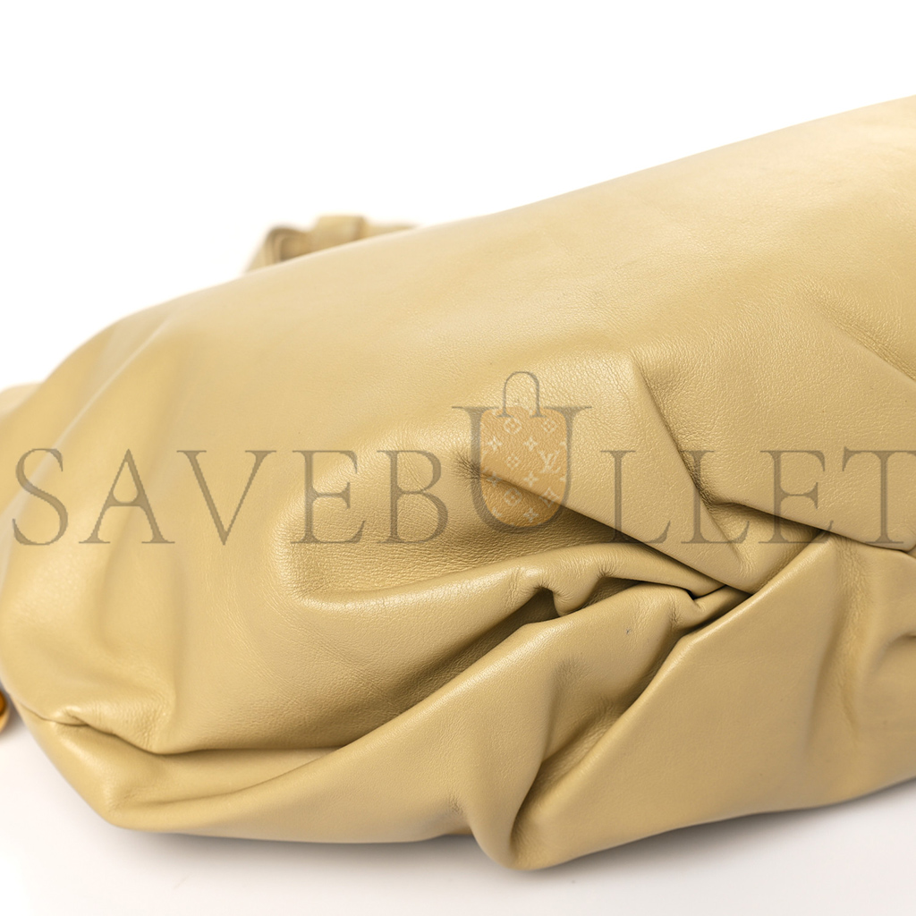 bo*te*ga Ve*ne*ta nappa the bulb shoulder clutch tapioca (38*17*9cm)