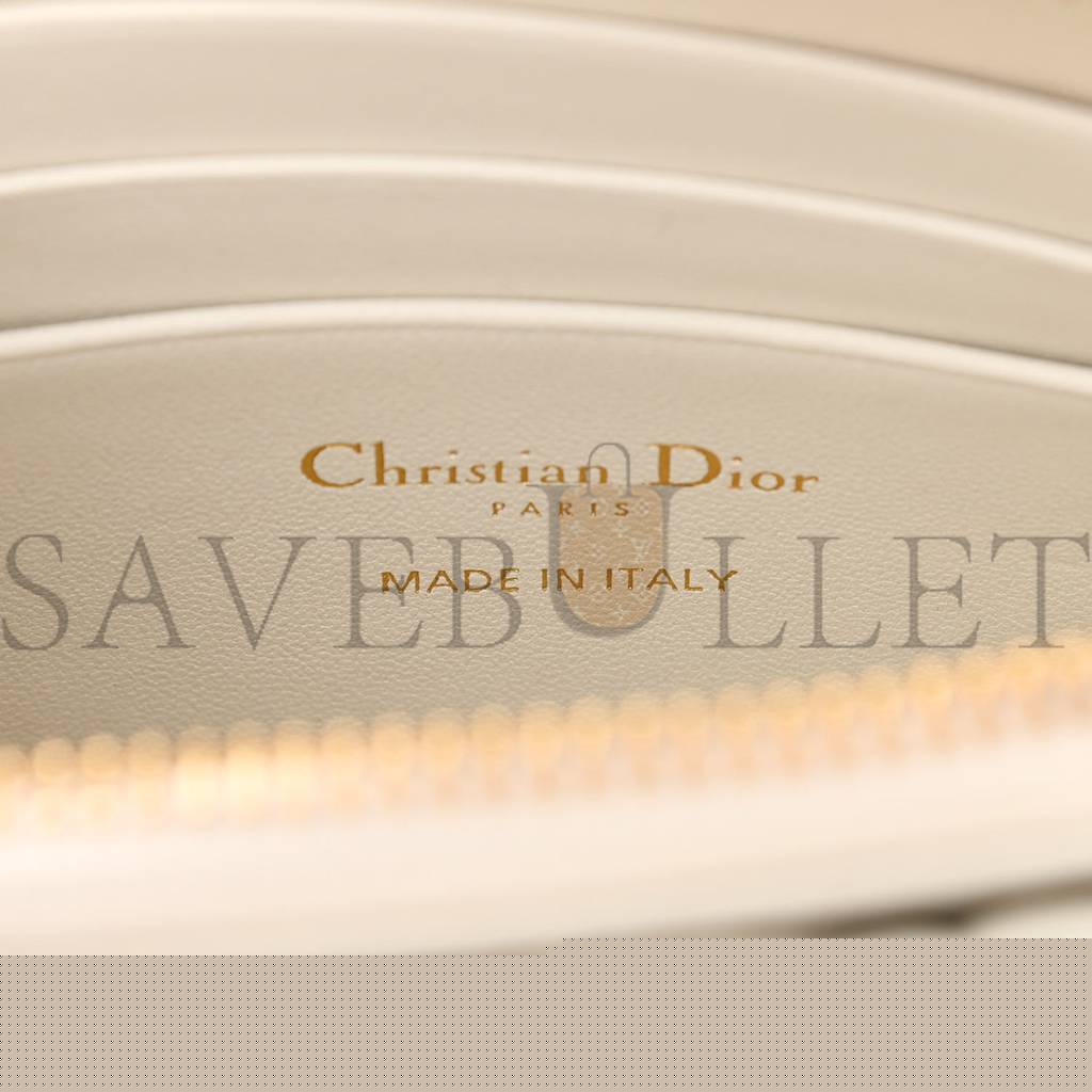 d*or S*pple calfskin cannage caro pouch with chain latte (18*10*6.4cm)